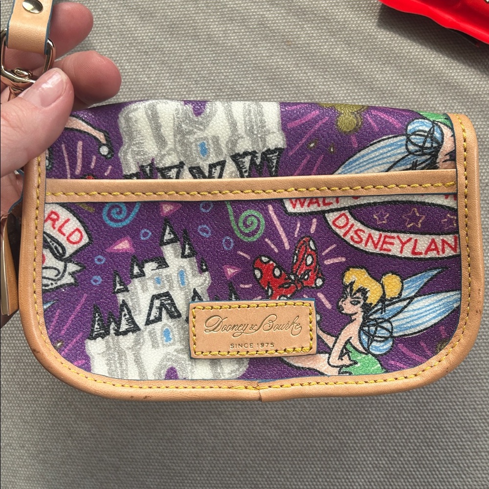 🏰 Dooney & Bourke Disney Wristlet Bag